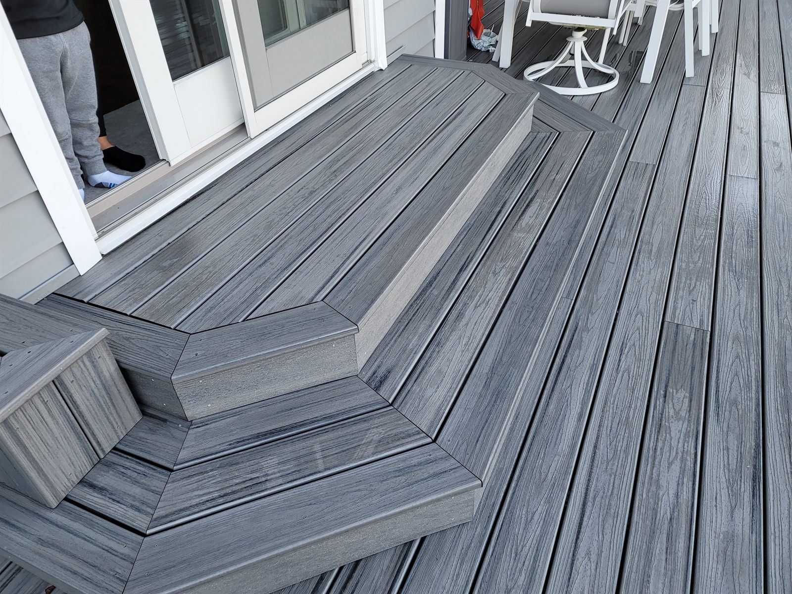 A completed deck built by Level Line in Bellmore, New York